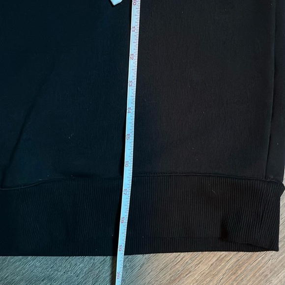 Tommy Hilfiger Sport turtleneck Cropped Sweatshirt MEDIUM Cotton Blend. EUC. - Picture 6 of 9